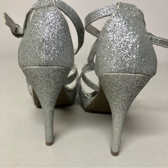 FIONI Night Women's Silver Metallic Glitter Strappy
platform Heels Size 8 EUC - Picture 8 of 10